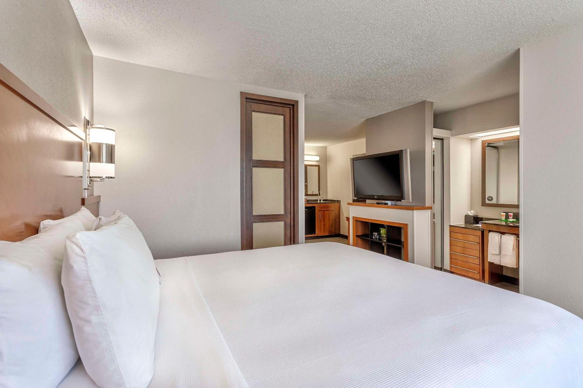 Hyatt Place Kansas City/Overland Park/Convention Center Экстерьер фото