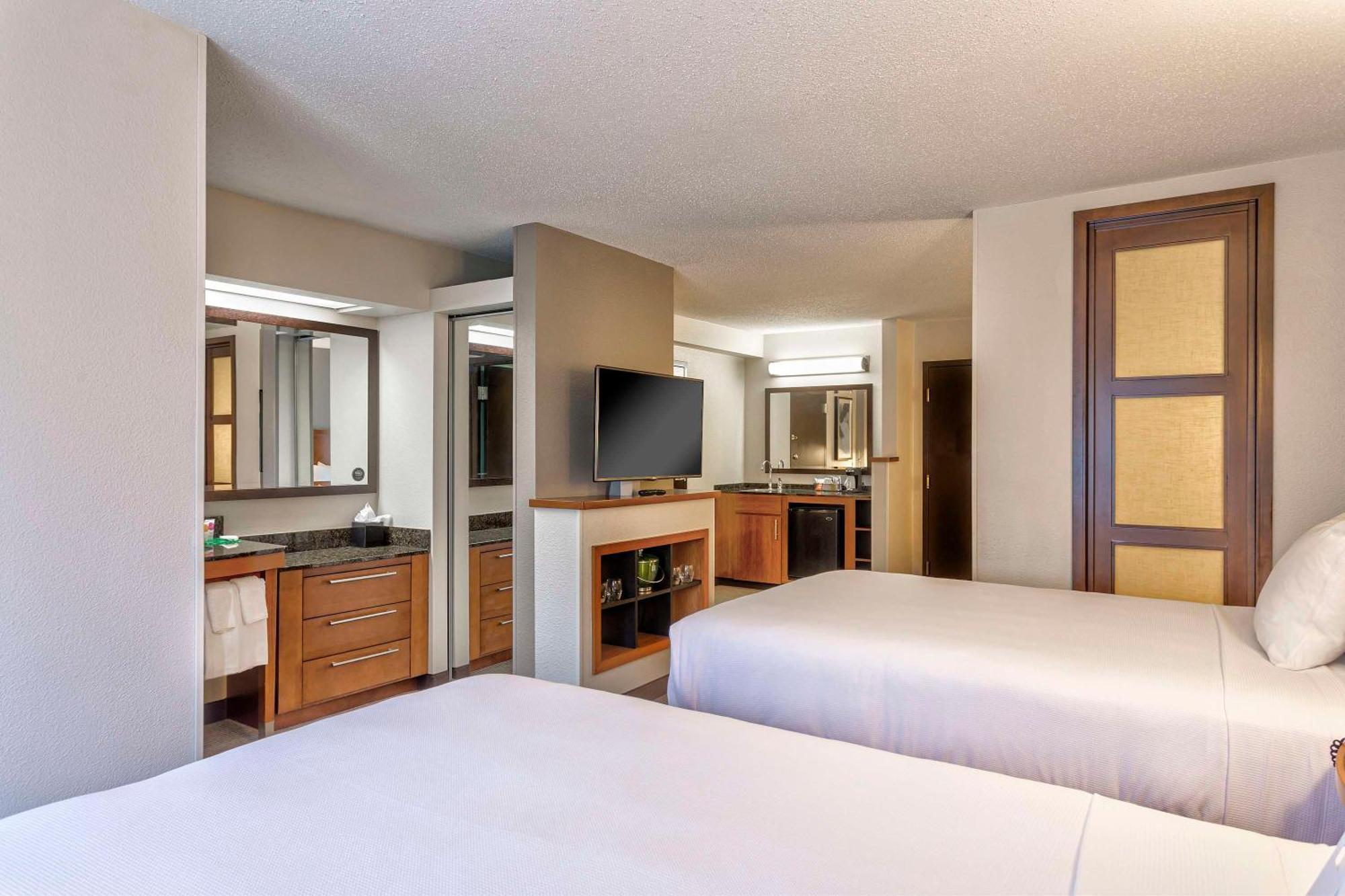 Hyatt Place Kansas City/Overland Park/Convention Center Экстерьер фото