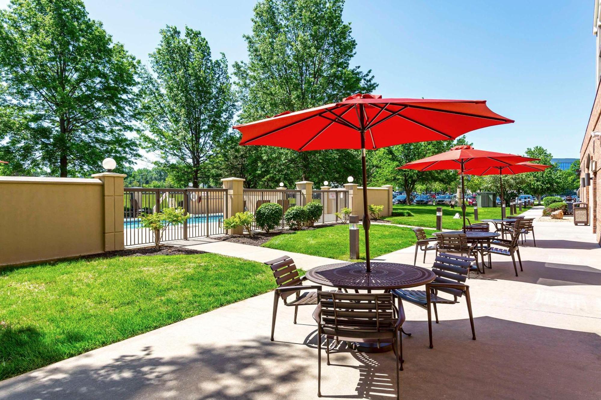 Hyatt Place Kansas City/Overland Park/Convention Center Экстерьер фото